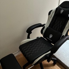 ゲーミングチェアの画像