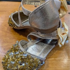 ゴールド　　　シューズ　15センチの画像