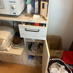 販売者決定しました。食器棚の画像