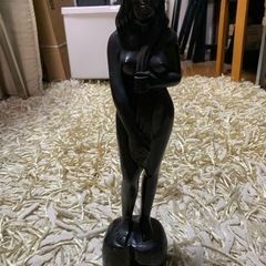 女性オブジェの画像