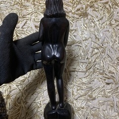 女性オブジェの画像