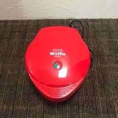赤いワッフルメーカー 丸型の画像