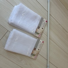 セパレートカーテン2点とポールです。の画像