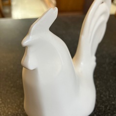 A2511-328 白いニワトリ インテリア 置物 オブジェ 陶器製 縁起物 干支 キズ汚れ有りの画像