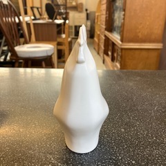 A2511-328 白いニワトリ インテリア 置物 オブジェ 陶器製 縁起物 干支 キズ汚れ有りの画像