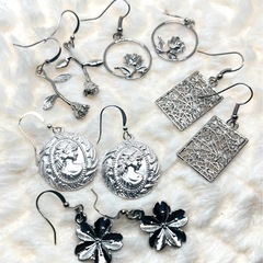 ハンドメイドピアスまとめ売りの画像