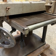 マキタ　自動カンナ　可動品の画像