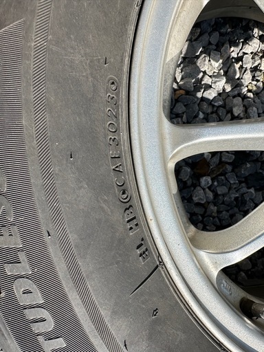 スタッドレス　215／65R16    980
