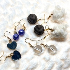 ハンドメイドピアスまとめ売りの画像