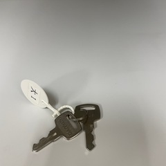 コクヨ KOKUYO スチールキャビネット 引き違い保管庫 A4ファイル 棚板4枚の画像