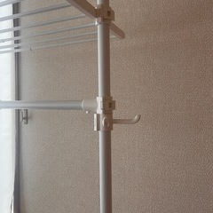 ニトリ　突っ張りラック　ヒルデの画像