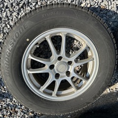 スタッドレス　215／65R16    980
の画像