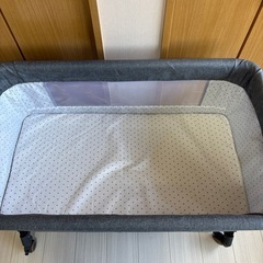 ベビーベッド　キャスター付き　の画像