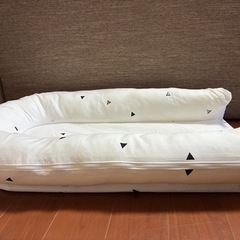 くるみんぼうmonotone soine&kuruminbou トッポンチーノ　背中スイッチ　ねんね抱っこ布団の画像