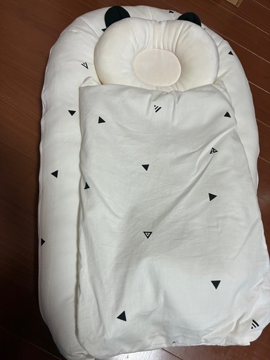 くるみんぼうmonotone soine&kuruminbou トッポンチーノ　背中スイッチ　ねんね抱っこ布団