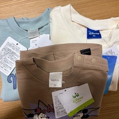 新品タグ付き　ディズニートレーナー　90サイズ　の画像