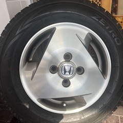 スタッドレスタイヤホイール1の画像