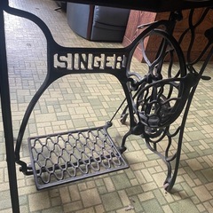 【引取限定】SINGER シンガー　アンティーク　ミシン台　網目鉄脚　ヴィンテージ　足踏みミシンの画像