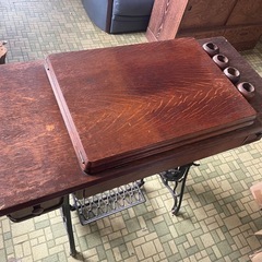 【引取限定】SINGER シンガー　アンティーク　ミシン台　網目鉄脚　ヴィンテージ　足踏みミシンの画像