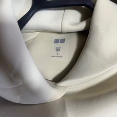 ユニクロパーカーの画像