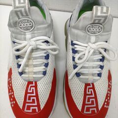 【糸島市内 送料無料】ヴェルサーチ　チェーンリアクション スニーカー  白×灰色 　VERSACE  Chain Reaction ロゴ入り メンズ スニーカー ホワイト レッド 人気モデル ストリート系 カジュアル　251121-7Yの画像