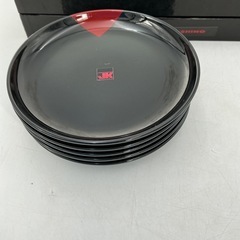 JUNKO KOSHINO コシノジュンコ　
黒×赤 プレート 5枚セットの画像