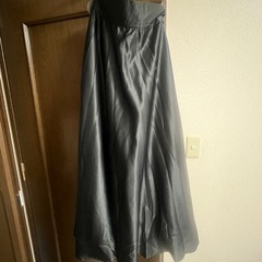 新品❗️サテン生地スカートの画像