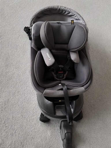 コンビ　チャイルドシート　決まりました