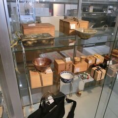 店舗閉店に付きガラスショーケース（ハイタイプ）あげますの画像