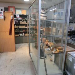 店舗閉店に付きガラスショーケース（ハイタイプ）あげますの画像