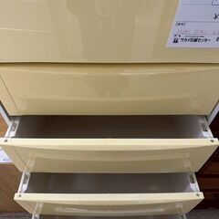 ★リユースのサカイ高崎店★TJ13430  チェスト 黄白 H129×D40×W58.5 クリーニング済みの画像