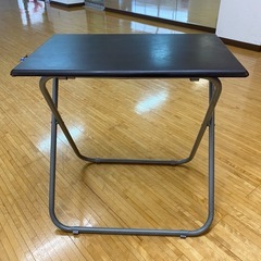 ニトリ製品　折り畳みテーブルの画像