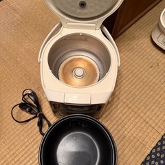 決まりました。ました。タイガー魔法瓶のマイコンジャー炊飯器「JAI-R550」の画像