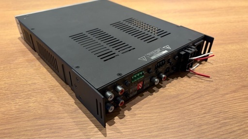 FreeSpace IZA 250-LZ 一体型ゾーンアンプ
