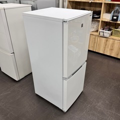 A1783 🌟配送♻️設置可能‼️2021年製シャープ2ドア152L冷蔵庫SJ-15E8-KW🌟動作確認済⭕️保証付き✅の画像