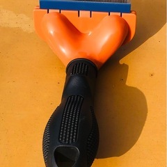 ファーミネーター Furminator ペット専用ブラシの画像