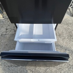 【リサイクルサービス八光】2022年製　ハイアール　冷蔵庫 チャコールブラック JR-CV29A-K [286L /3ドア /右開きタイプ]の画像