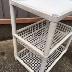 【引き取り限定。越前市】キャスターかご　高さ約60cmの画像