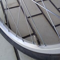 ★リユースのサカイつくば店★TK7370  折りたたみ自転車 20インチ クリーム クリーニング済み 【リユースのサカイつくば店】の画像