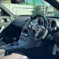 ローンは毎月14,600円～　日産　フェアレディZ　バージョンＳ　ＳＡＭＵＲＡＩＰＯＷＥＲマフラー　ＭＯＭＯステアリング　ｂｒｅｍｂｏキャリパー　車高調　社外１８インチアルミホイール　フルエアロ　ＥＴＣ　純正６速マニュアル　社外シフトノブの画像