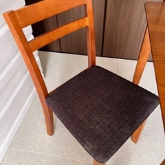 ダイニングテーブルの画像