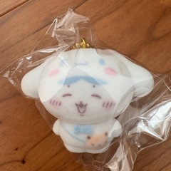 ちいかわ　シークレットフロッキーマスコットチャーム(シナモ着ぐるみハチワレ)の画像