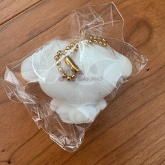 ちいかわ　シークレットフロッキーマスコットチャーム(シナモ着ぐるみハチワレ)の画像