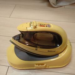 アイロンとアイロン台セットの画像