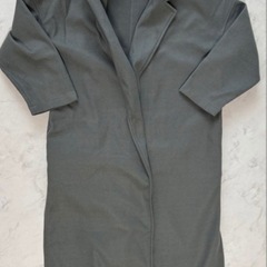 グレーロングコート NICE CLAUP 赤ケーブルニット monomartの画像