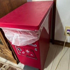 ゴミ箱の画像