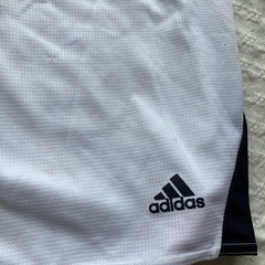 adidas 短パン　Mの画像