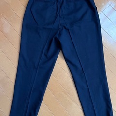 11/23(日)まで！ユニクロパンツの画像