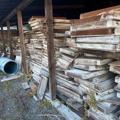 コンパネで作られた型枠の画像