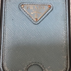 PRADAスマホケースiPhone16の画像